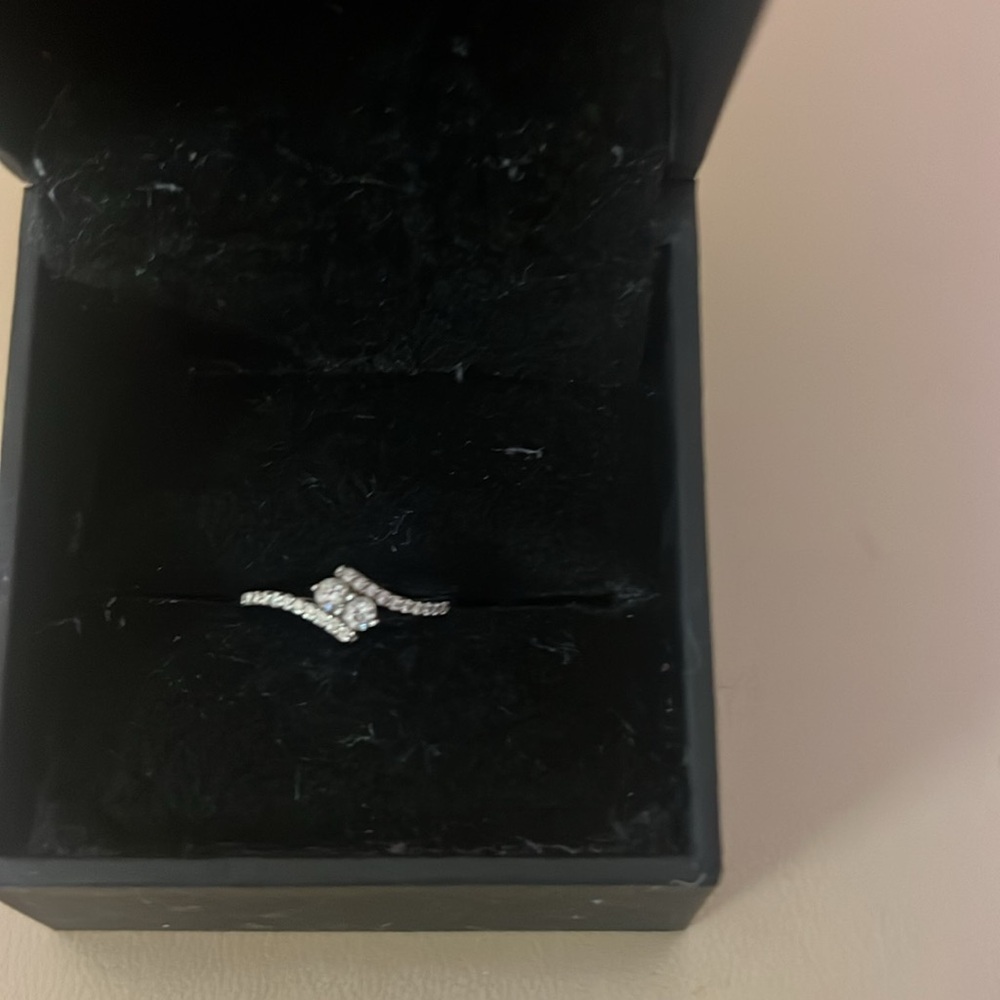 Diamond ring 💍 - Picture 3 of 7